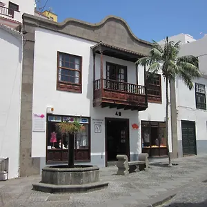 https://apartamentos-la-fuente-santa-cruz-de-la-palma.in-canary-islands.com